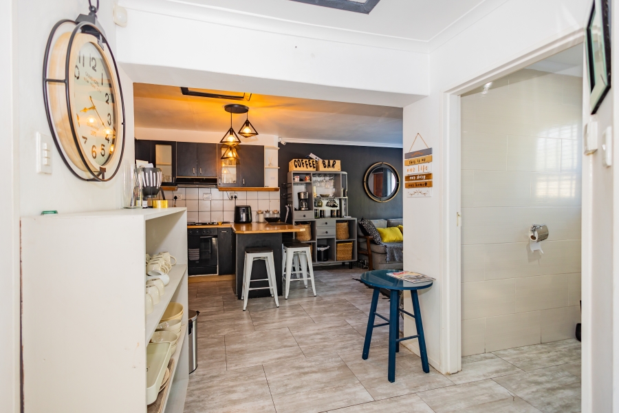 2 Bedroom Property for Sale in Oakglen Western Cape